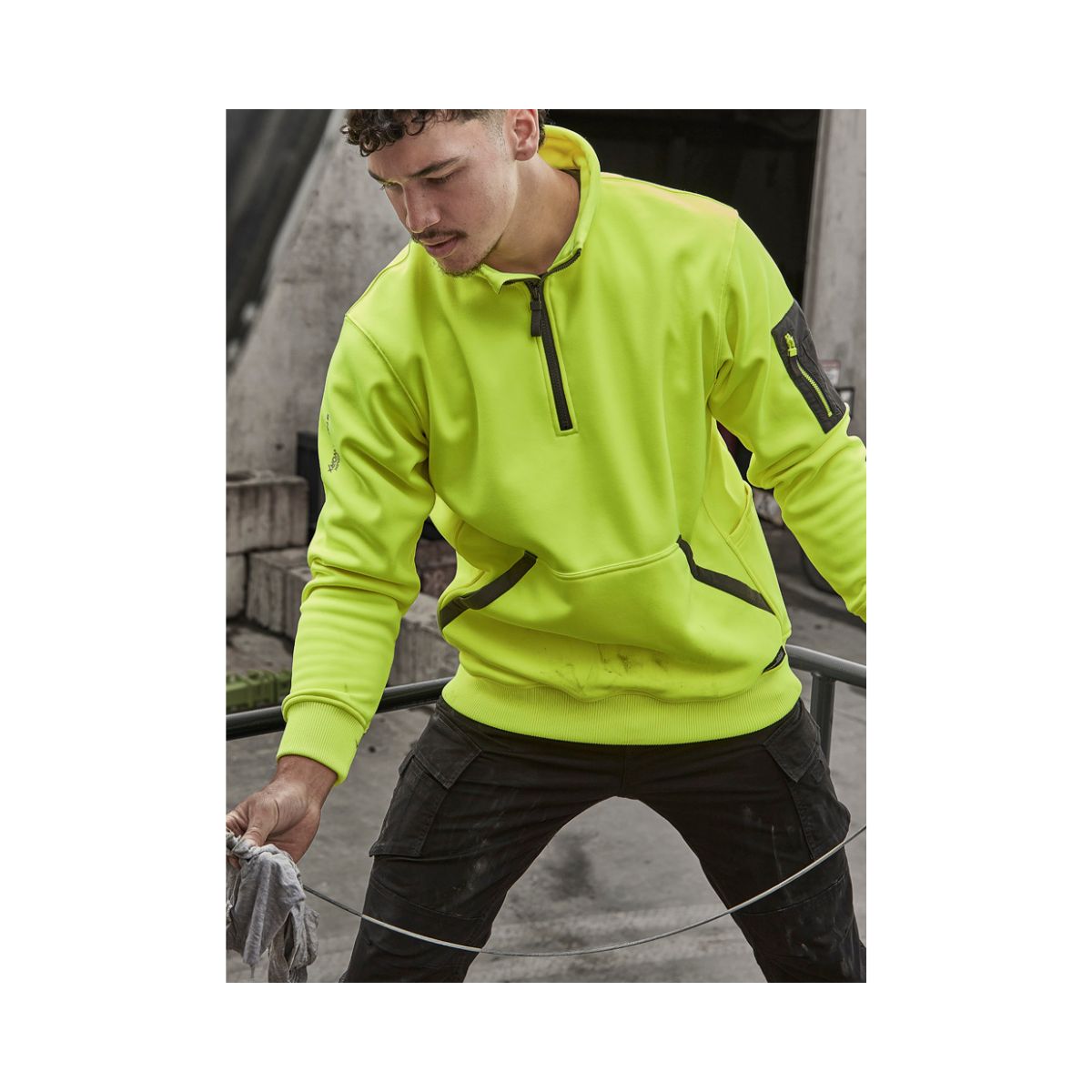 Syzmik Unisex Streetworx Water Resistant 1/4 Zip Pullover  ZT665